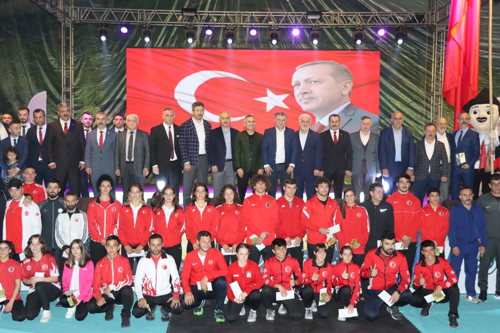 resmi büyütmek için tılklayınız