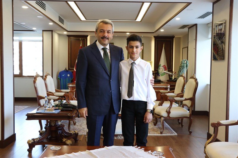 Vali Baydaş’tan Samet’e 100. Yıl Sürprizi…