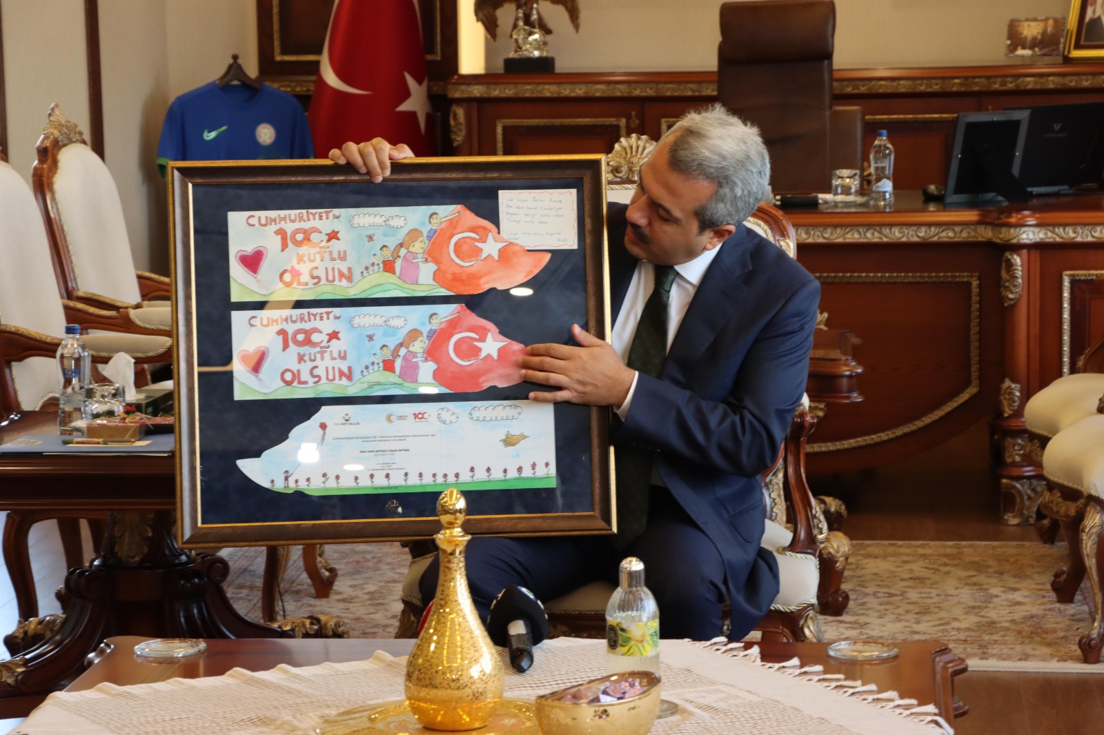 Vali Baydaş’tan Samet’e 100. Yıl Sürprizi…