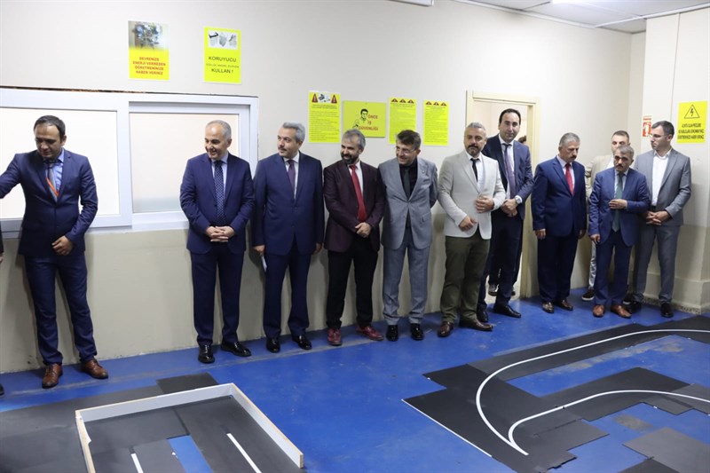 Rize'de Şampiyon Öğrencilere Ödülleri Verildi