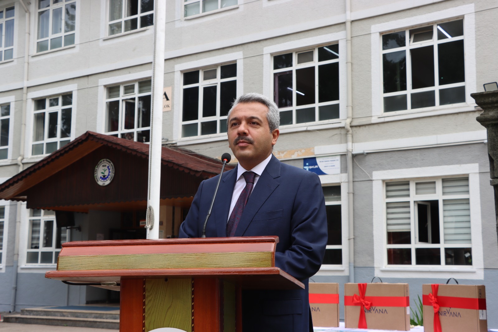 Rize'de Şampiyon Öğrencilere Ödülleri Verildi