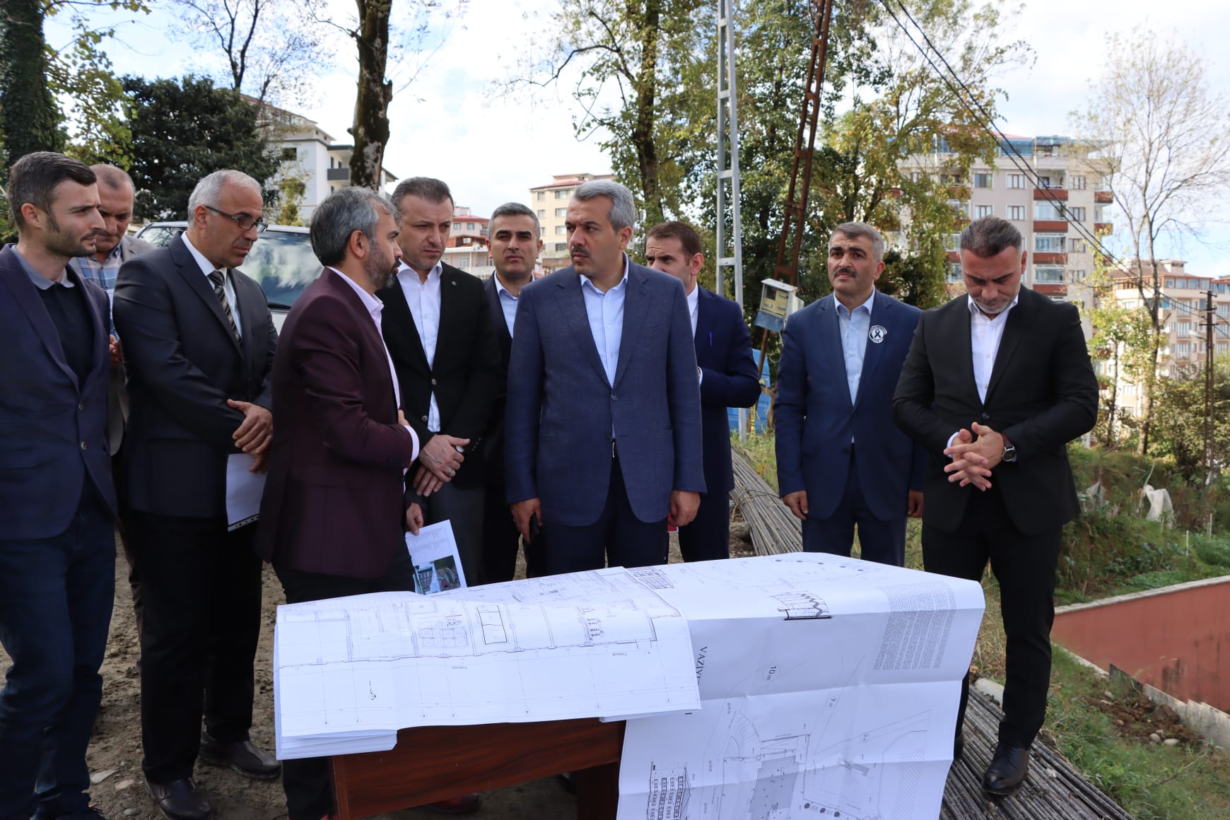 Rize Valisi İhsan Selim Baydaş Yapımı Devam Eden Okul İnşaatlarında İncelemelerde Bulundu