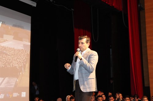 Selçuk Bayraktar Rize'de "Gençlik Buluşması"na katıldı