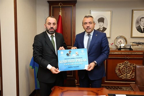Vali Baydaş, Kurbanını TDV'ye Bağışladı